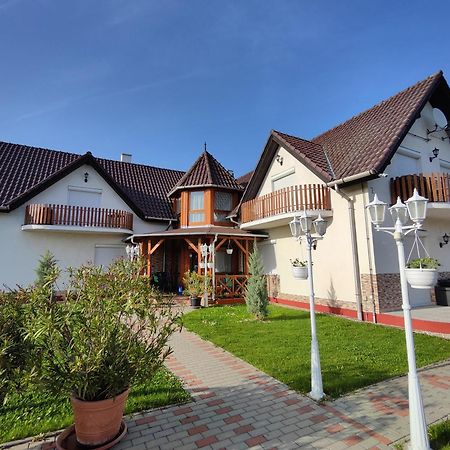 Havasi Vendégház Gyenesdiás Esterno foto