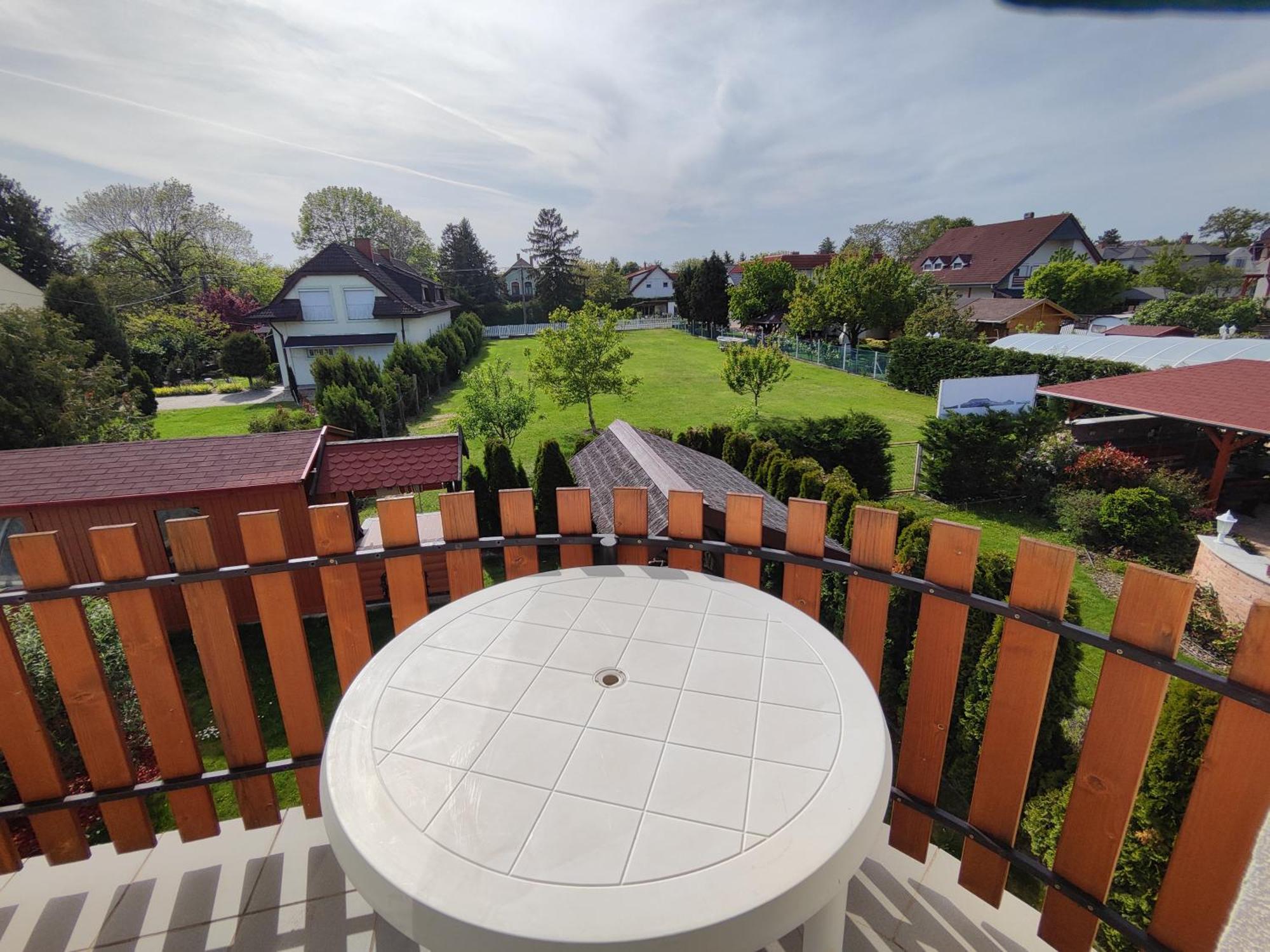 Havasi Vendégház Gyenesdiás Esterno foto